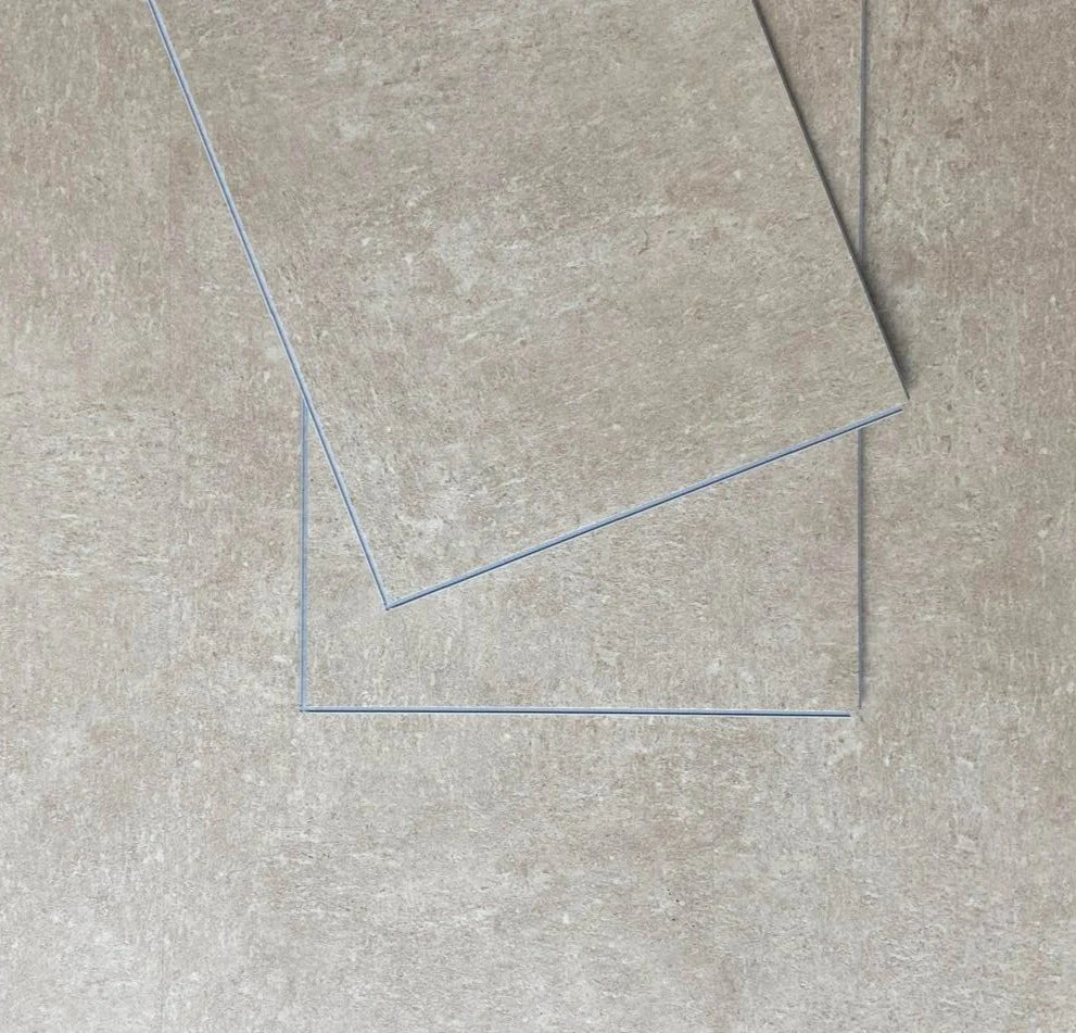 Dalle PVC clipsable imitation travertin beige - 610 x 305 mm